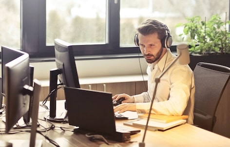 SUSISIEKITE SU MUMIS SUSISIEKITE SU MUMIS